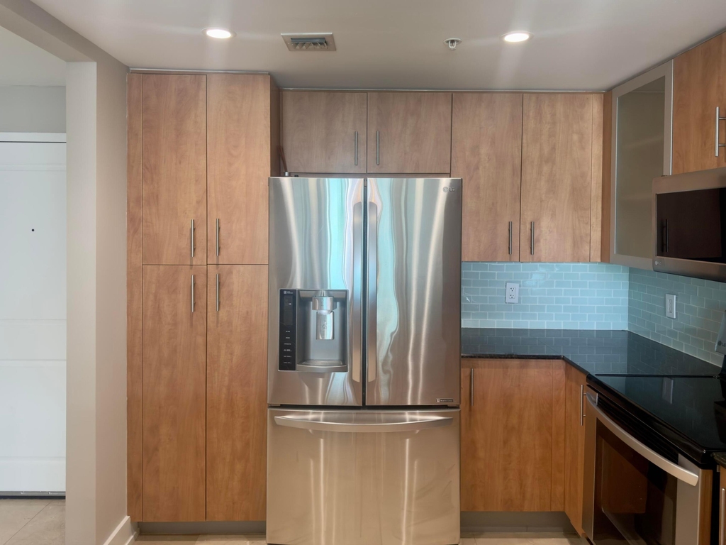 7900 Harbor Island Drive - Photo 4