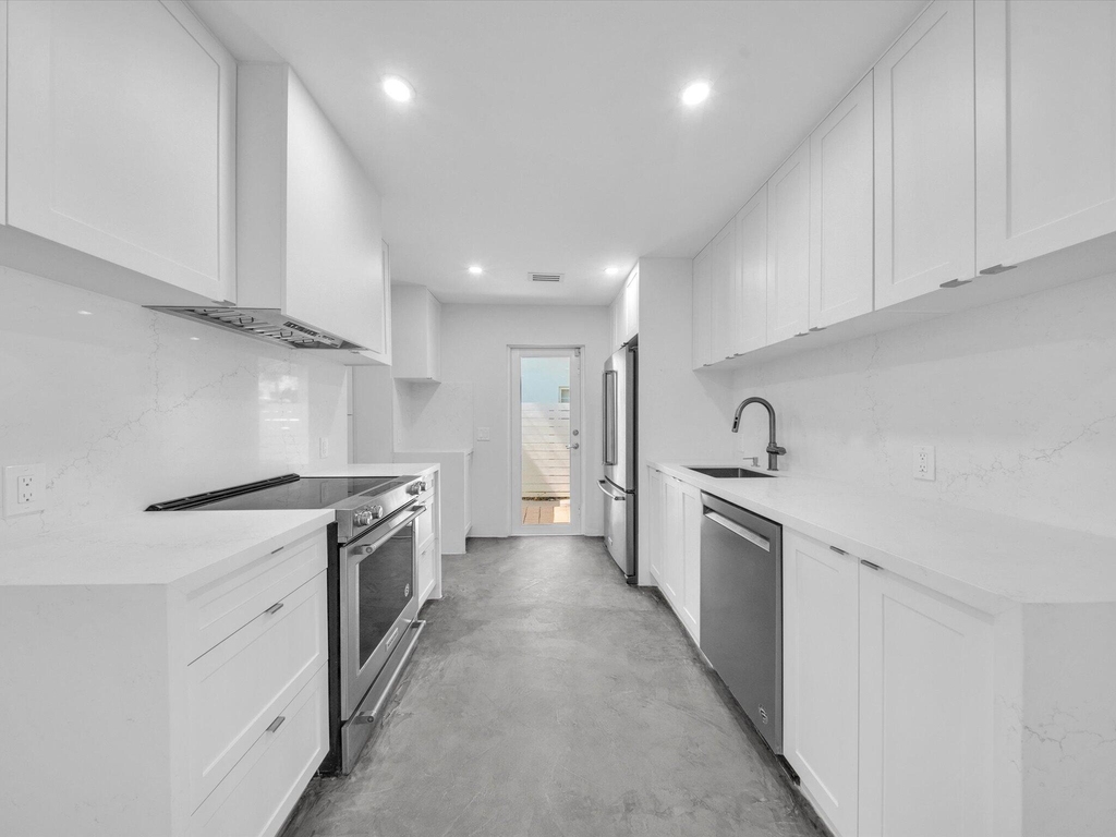 1721 N 16th Court - Photo 6