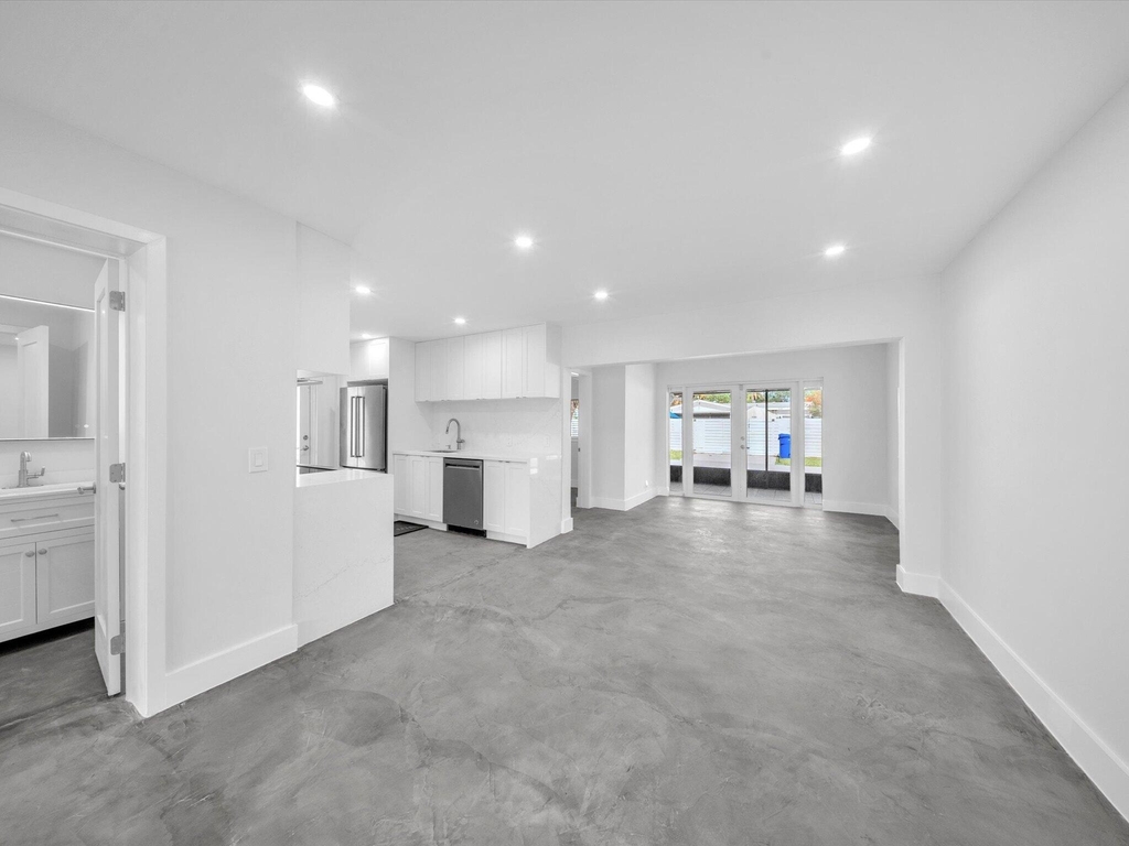 1721 N 16th Court - Photo 12