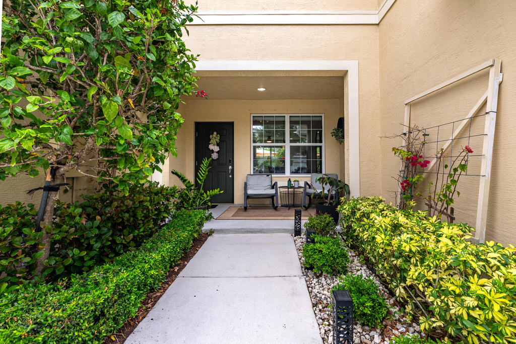 2910 Nw Treviso Circle - Photo 1