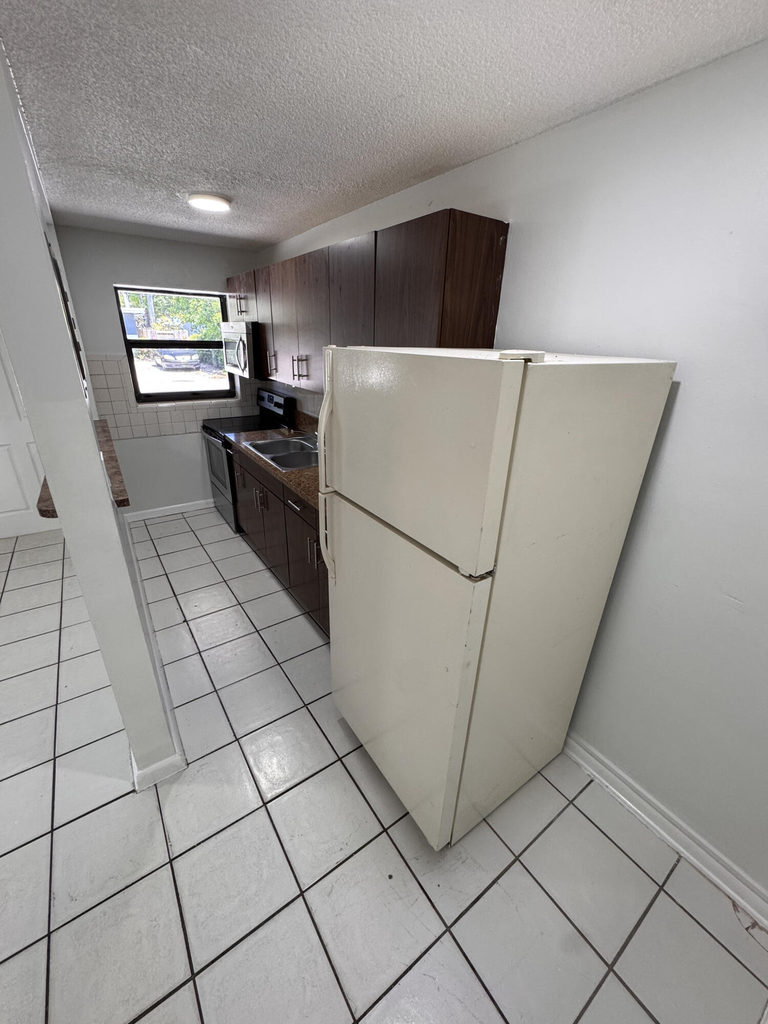 1113 Sw 15th Terrace - Photo 2