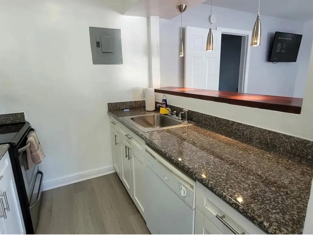 3226 Ne 12th Street - Photo 1