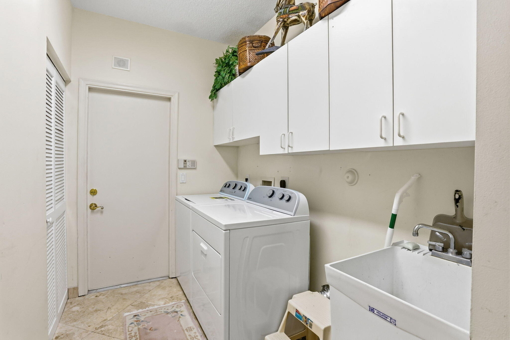 7821 Dorchester Road - Photo 33