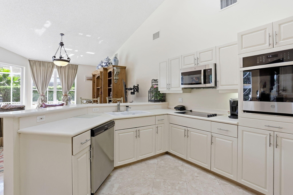 7821 Dorchester Road - Photo 16