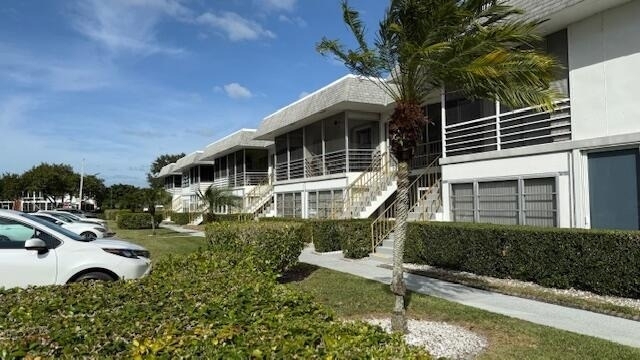 100 Stratford H - Photo 0