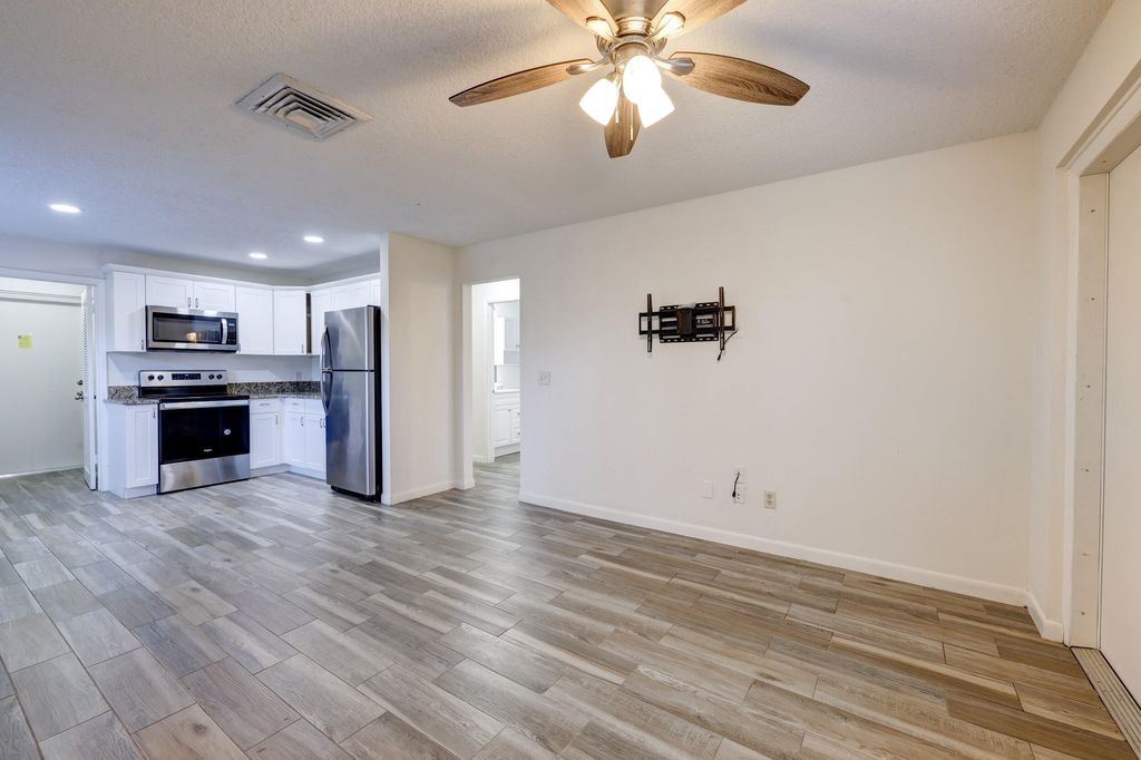 947 Fra-mar Place - Photo 3