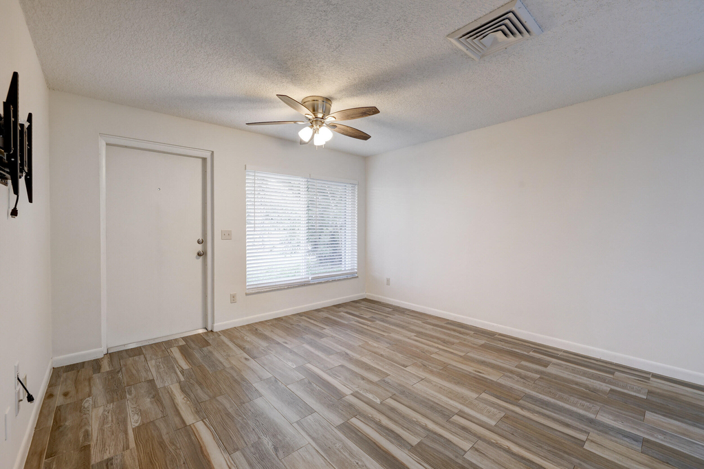 947 Fra-mar Place - Photo 4