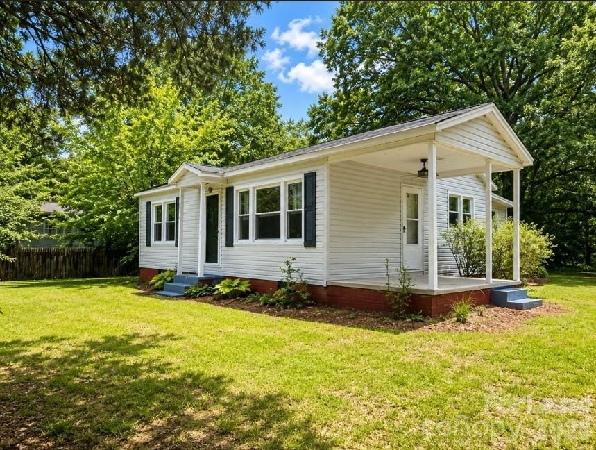 810 Mt Holly Huntersville Road - Photo 1