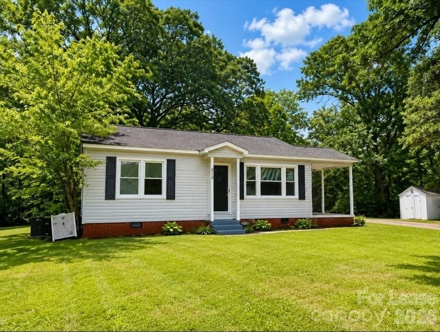 810 Mt Holly Huntersville Road - Photo 0