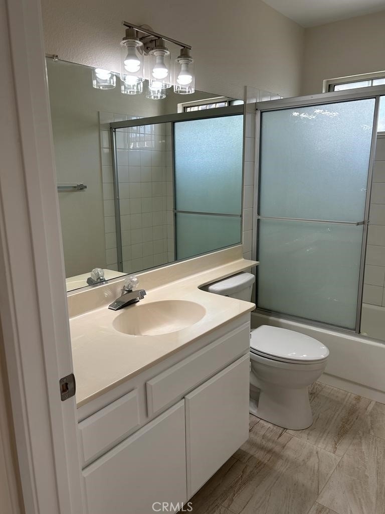 216 E Newmark - Photo 5