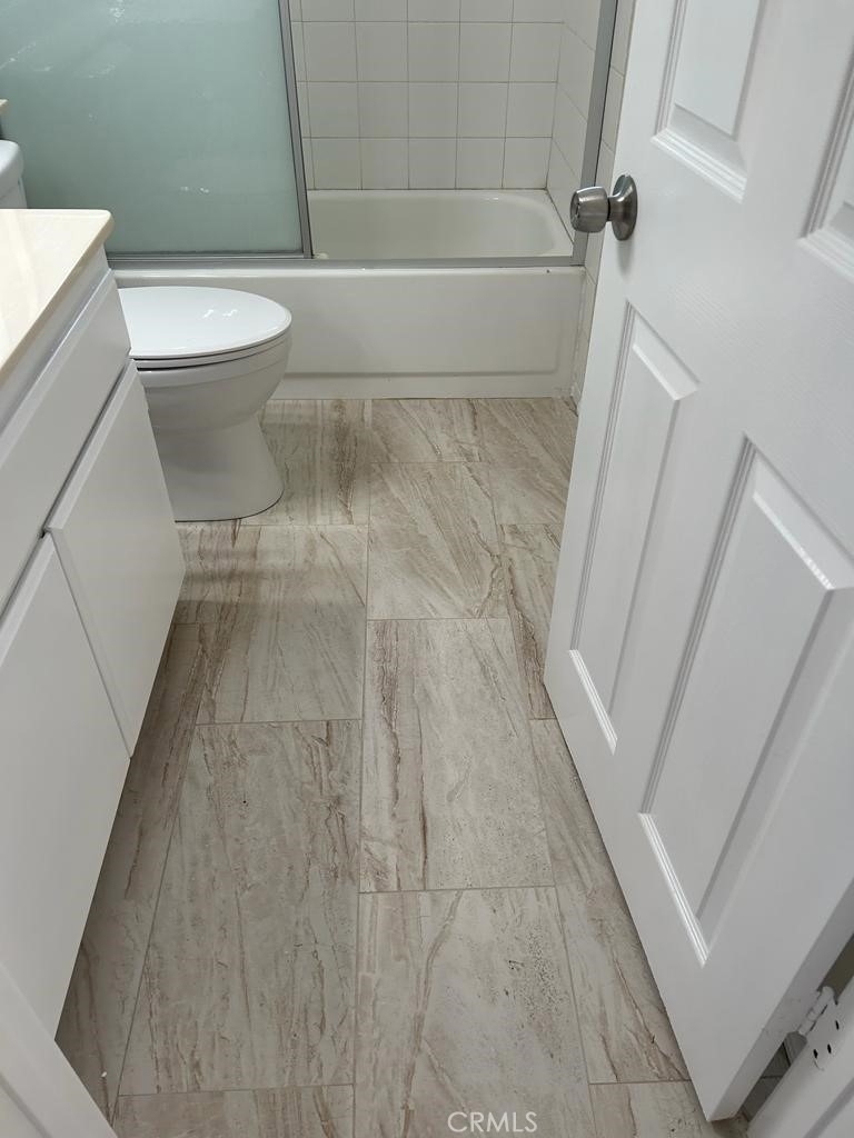 216 E Newmark - Photo 6