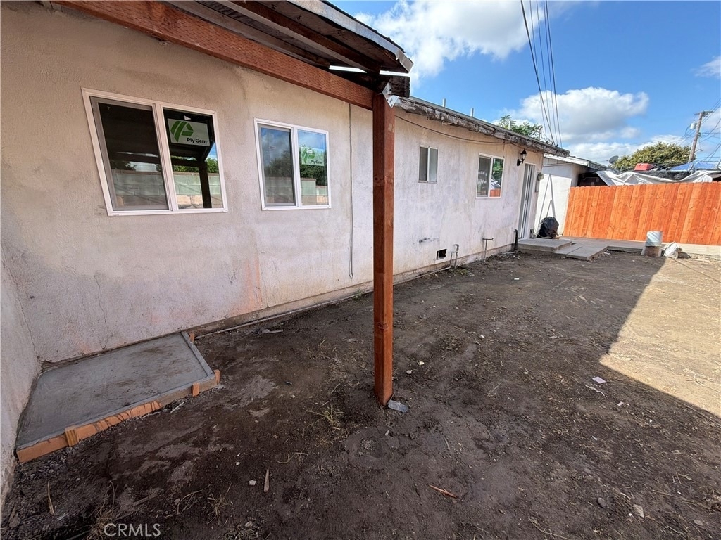 11937 Elliott Avenue - Photo 15