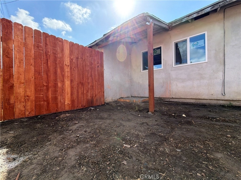 11937 Elliott Avenue - Photo 13