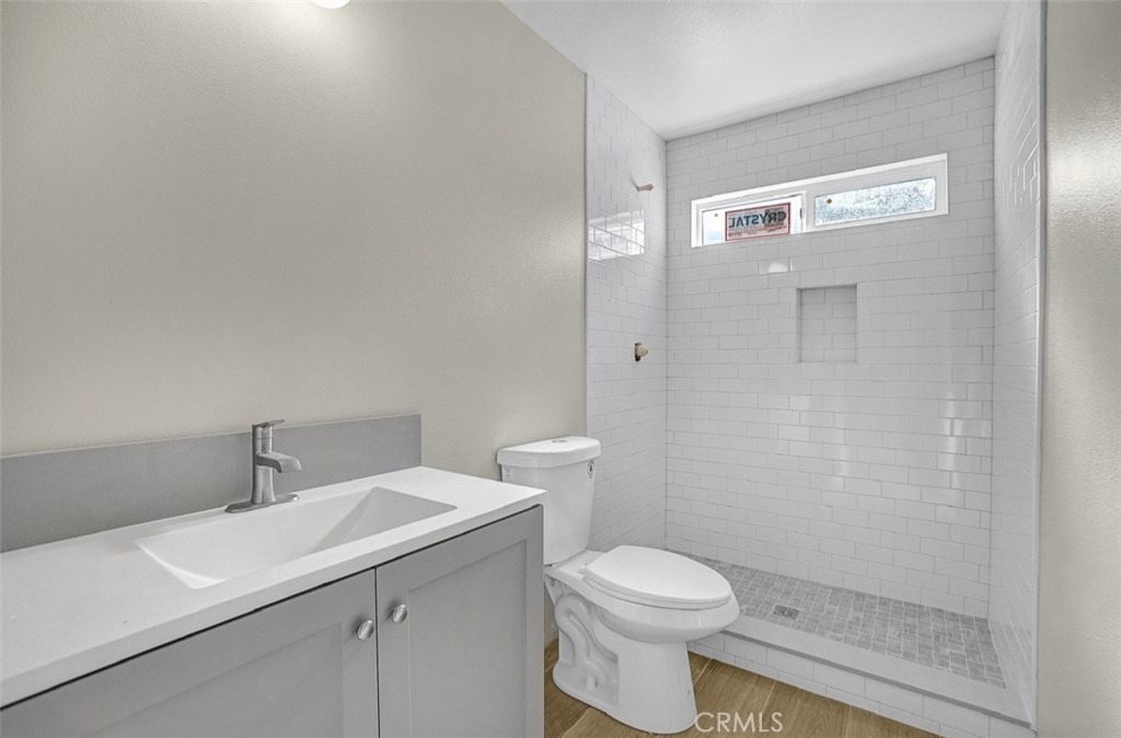 610 W Hollyvale Street - Photo 2