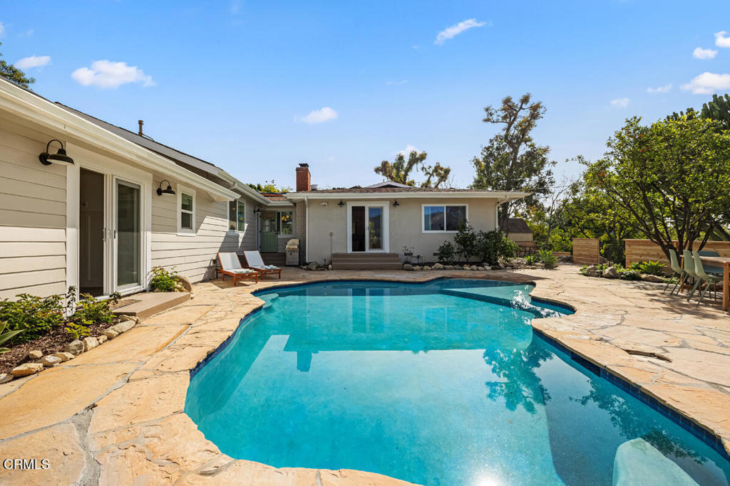 107 Alto Drive - Photo 1