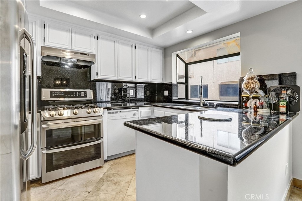 7900 Topanga Canyon Boulevard - Photo 4