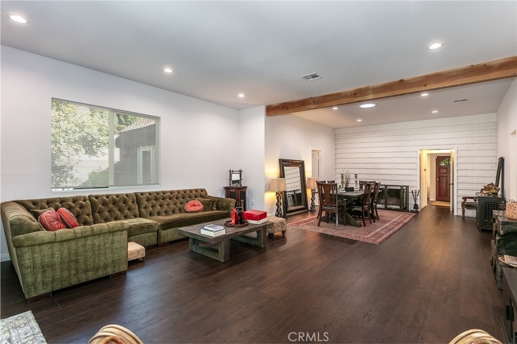 5825 Fulton Avenue - Photo 3