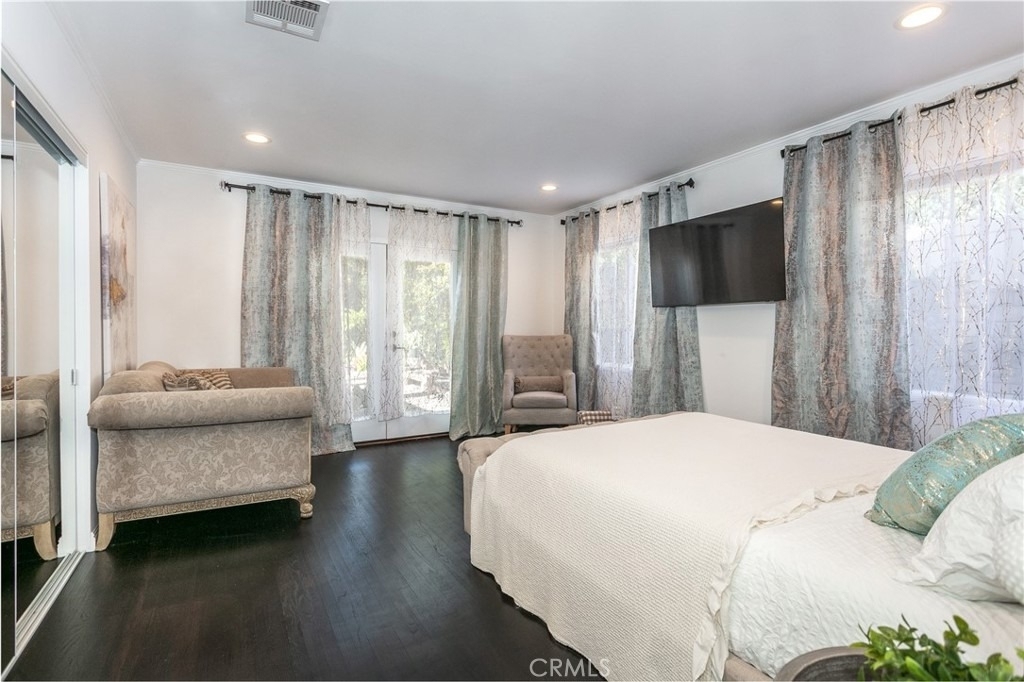 5825 Fulton Avenue - Photo 18