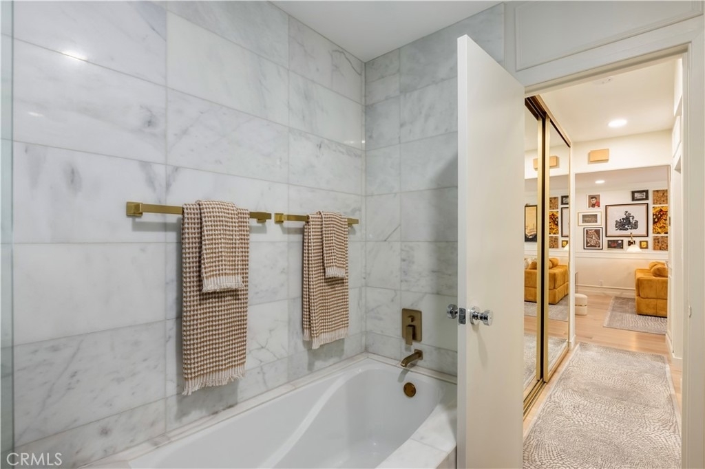 1735 N Fuller Avenue - Photo 5