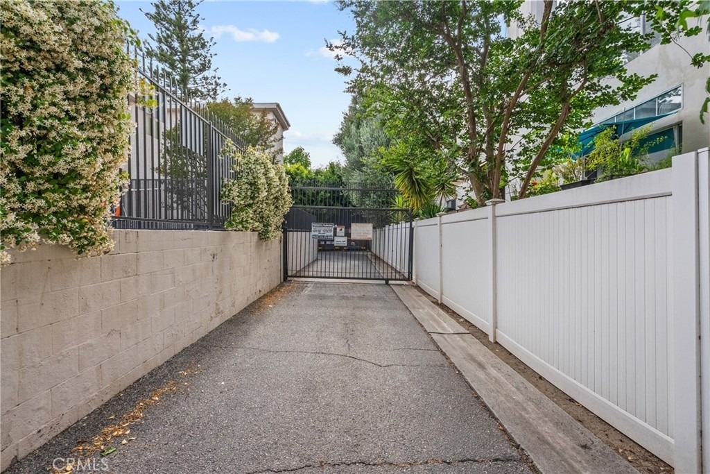 5055 Coldwater Canyon - Photo 33