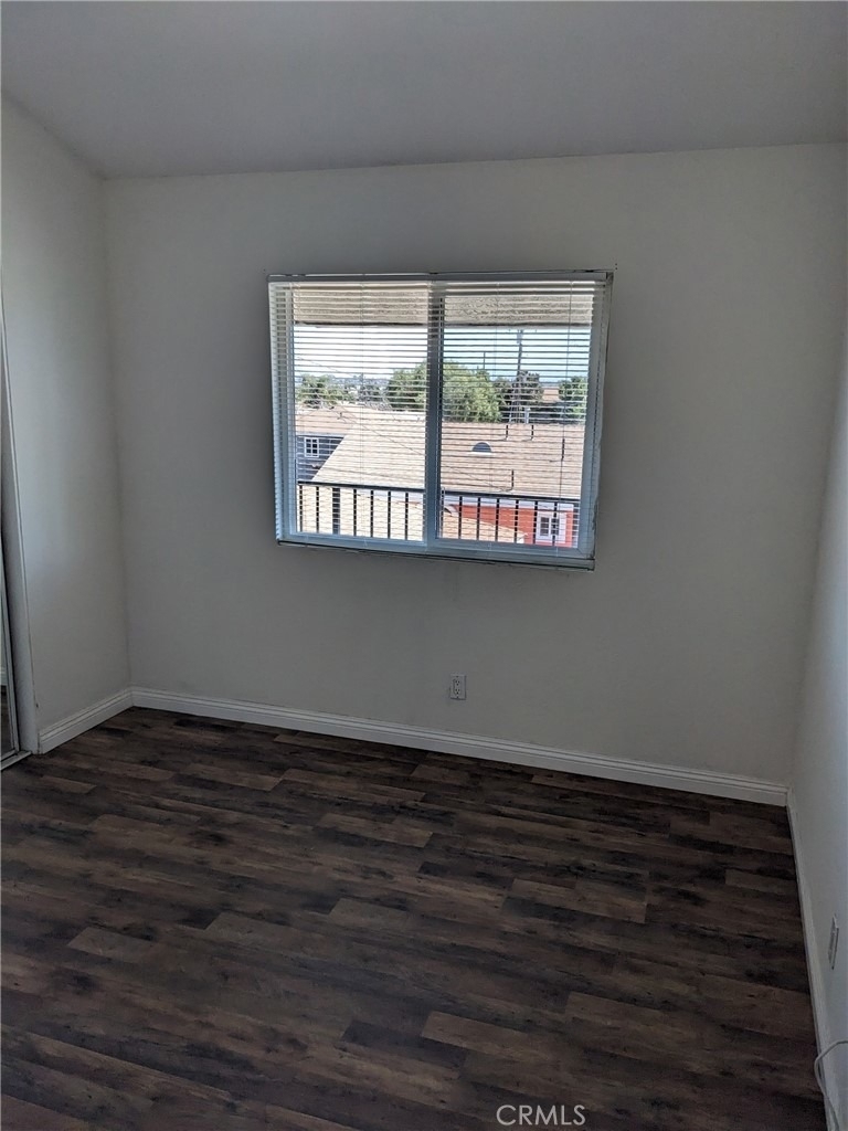 1764 Freeman Avenue - Photo 5