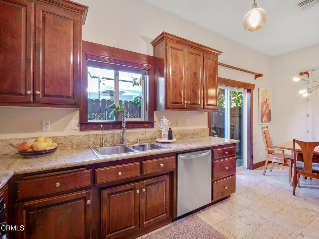 475 Cypress Avenue - Photo 13