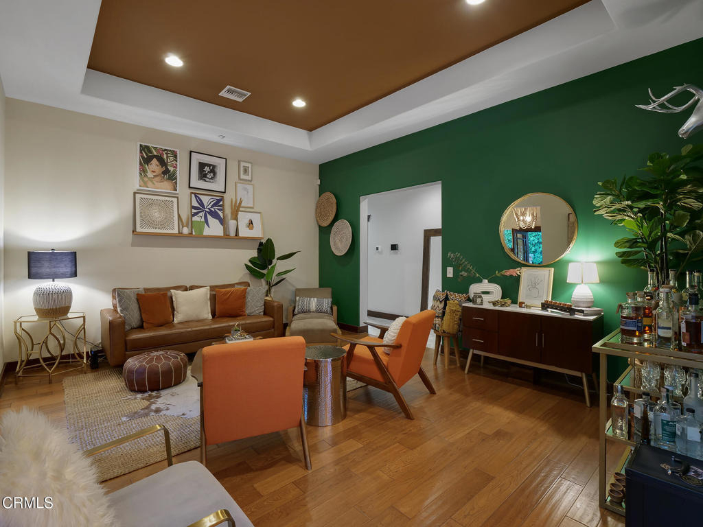 475 Cypress Avenue - Photo 6