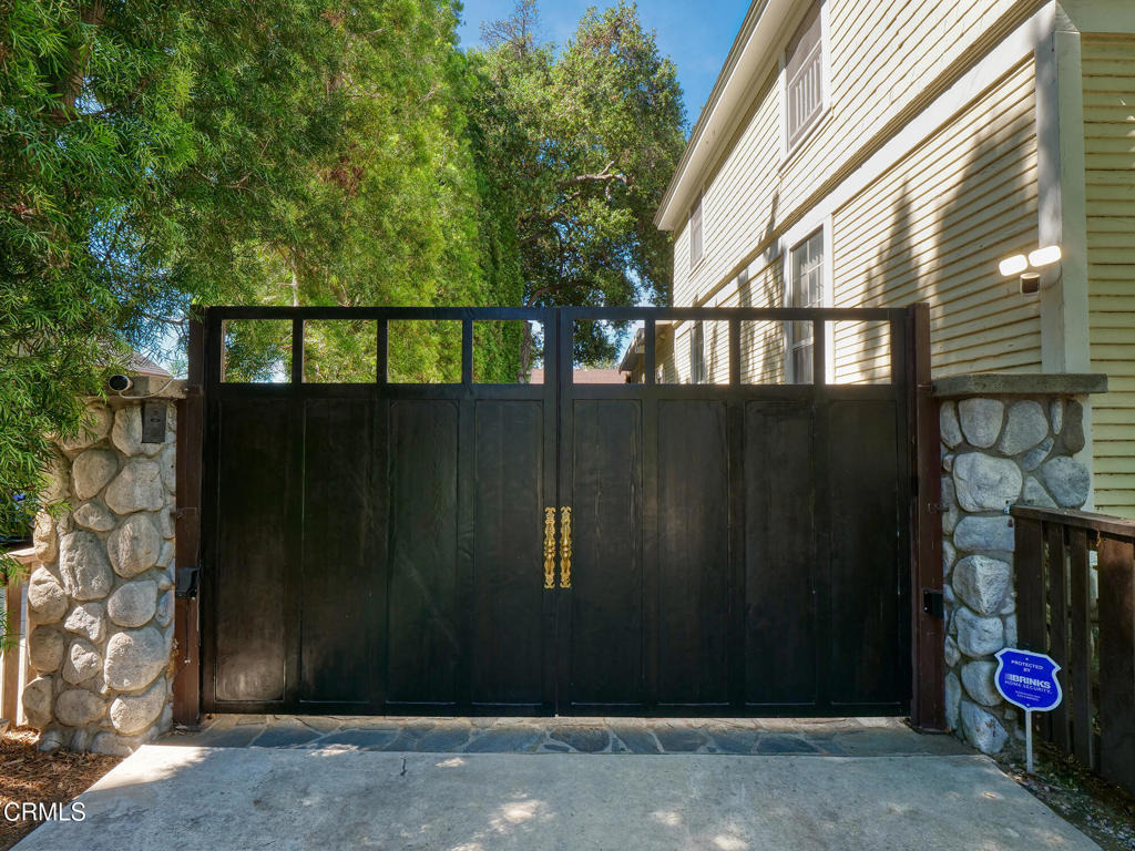 475 Cypress Avenue - Photo 1