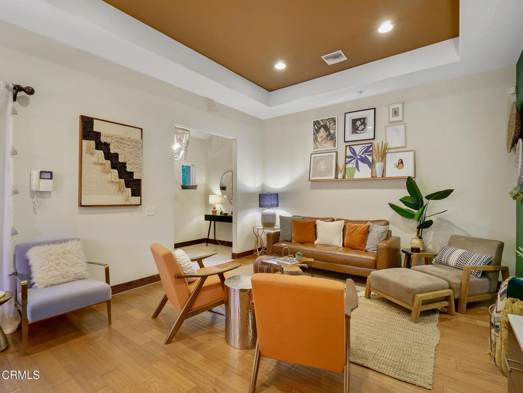475 Cypress Avenue - Photo 8