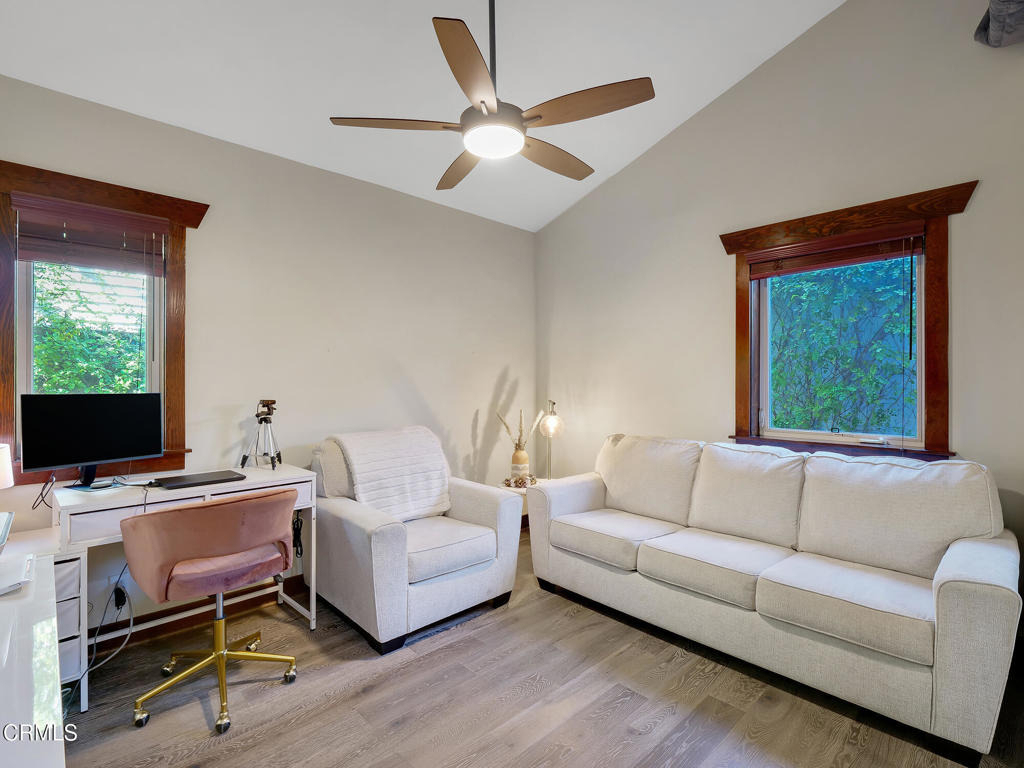 475 Cypress Avenue - Photo 18