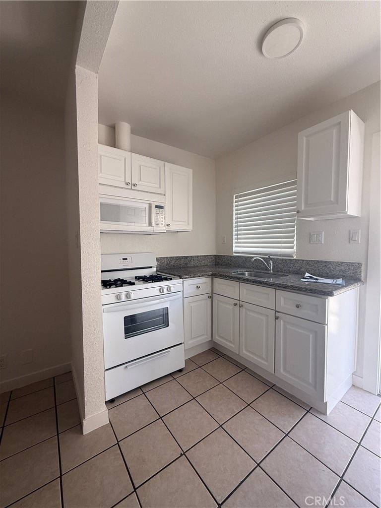 1234 Raymond Avenue - Photo 0