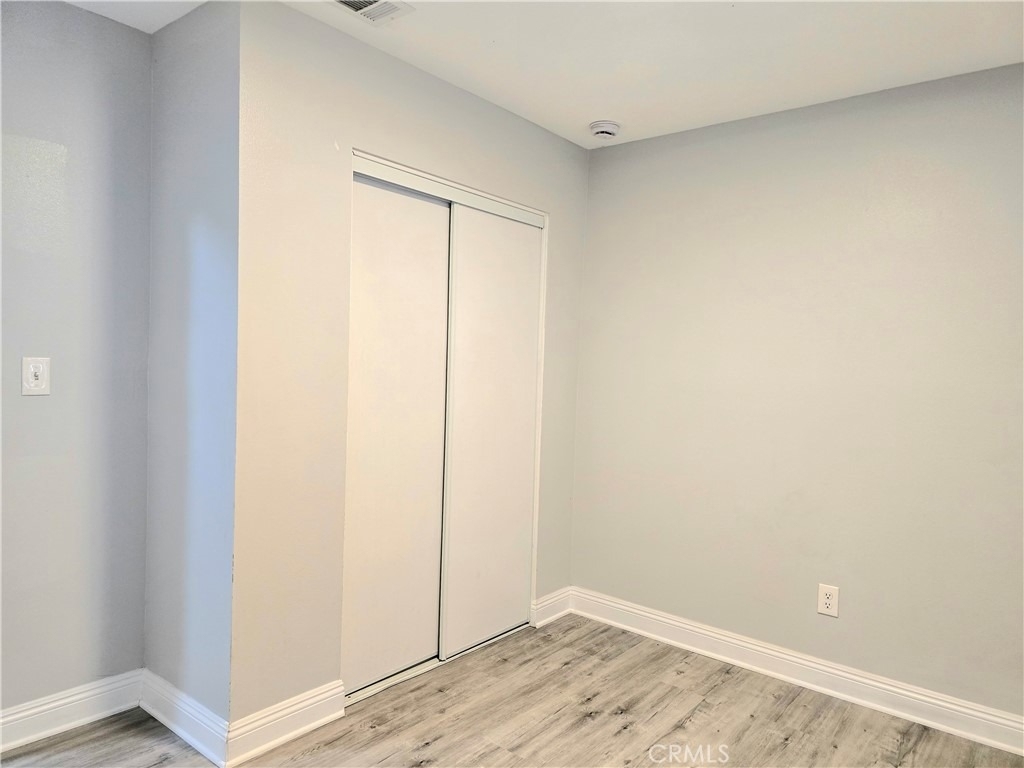 715 W 58th - Photo 8