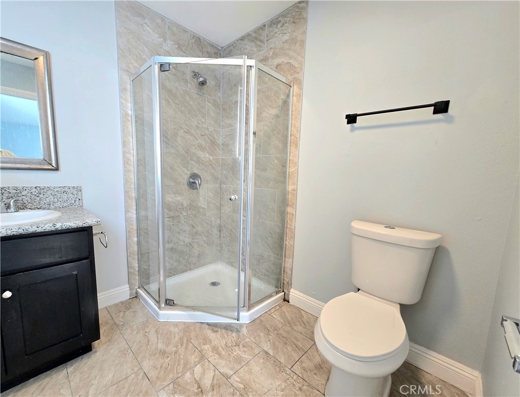 715 W 58th - Photo 3