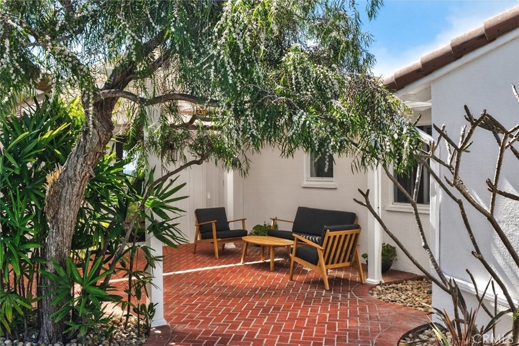 428 Cabrillo - Photo 3