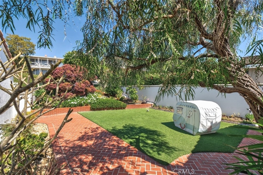 428 Cabrillo - Photo 2