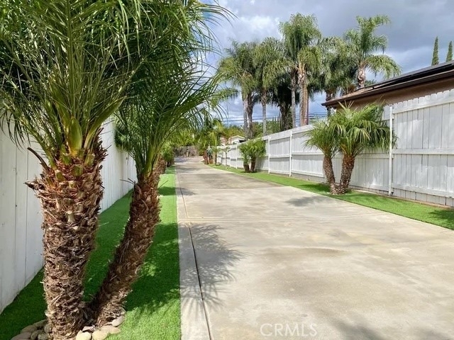 757 N. Stagecoach Lane - Photo 2