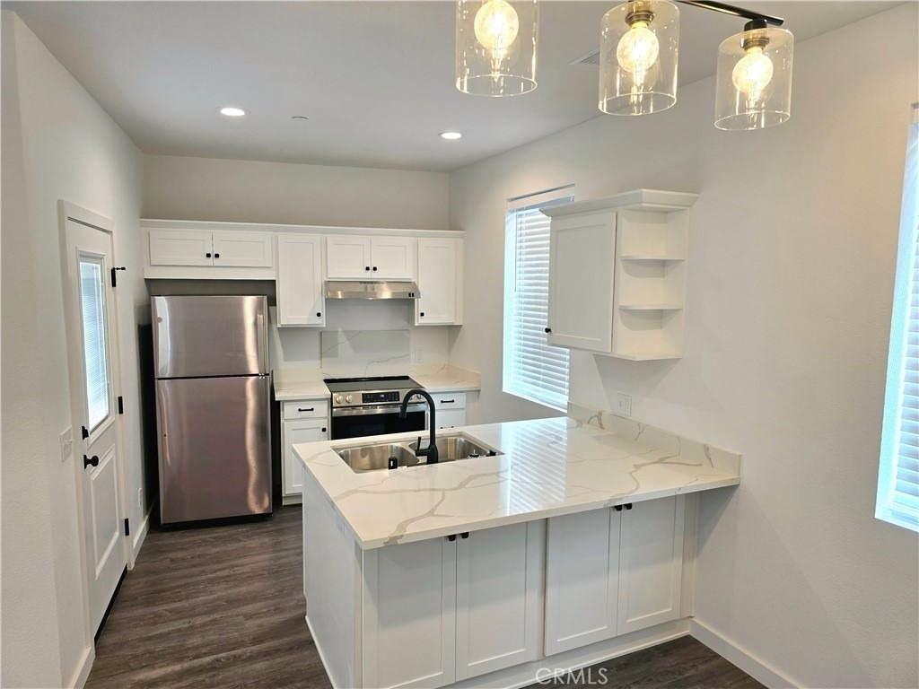 5967 Bagley Avenue - Photo 2