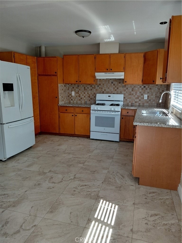 974 Edgar - Photo 6