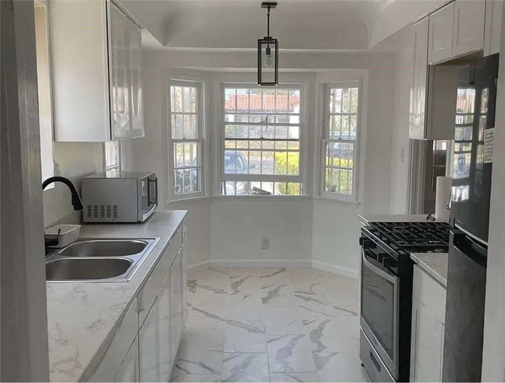 8724 Ruthelen Street - Photo 1