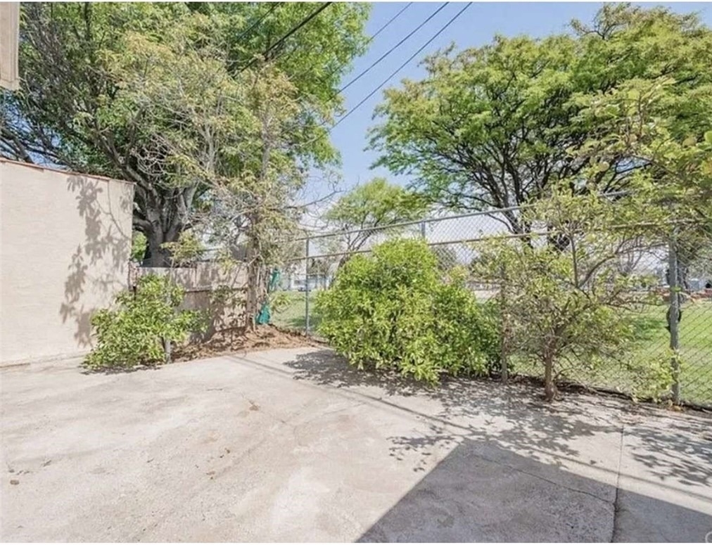 8724 Ruthelen Street - Photo 18