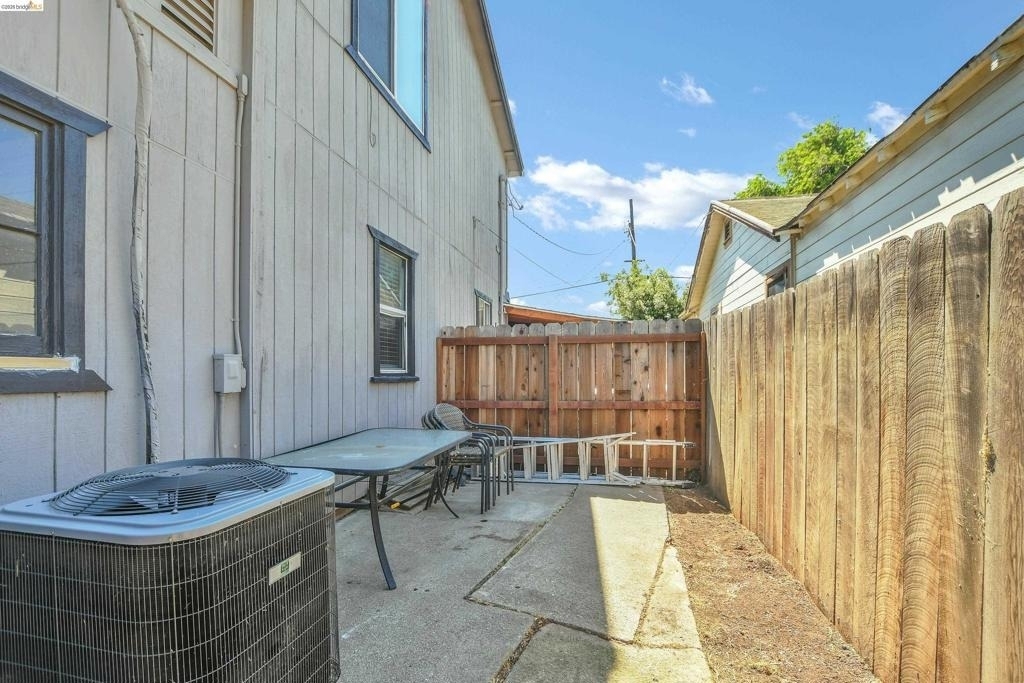 612 W 15th St - Photo 28