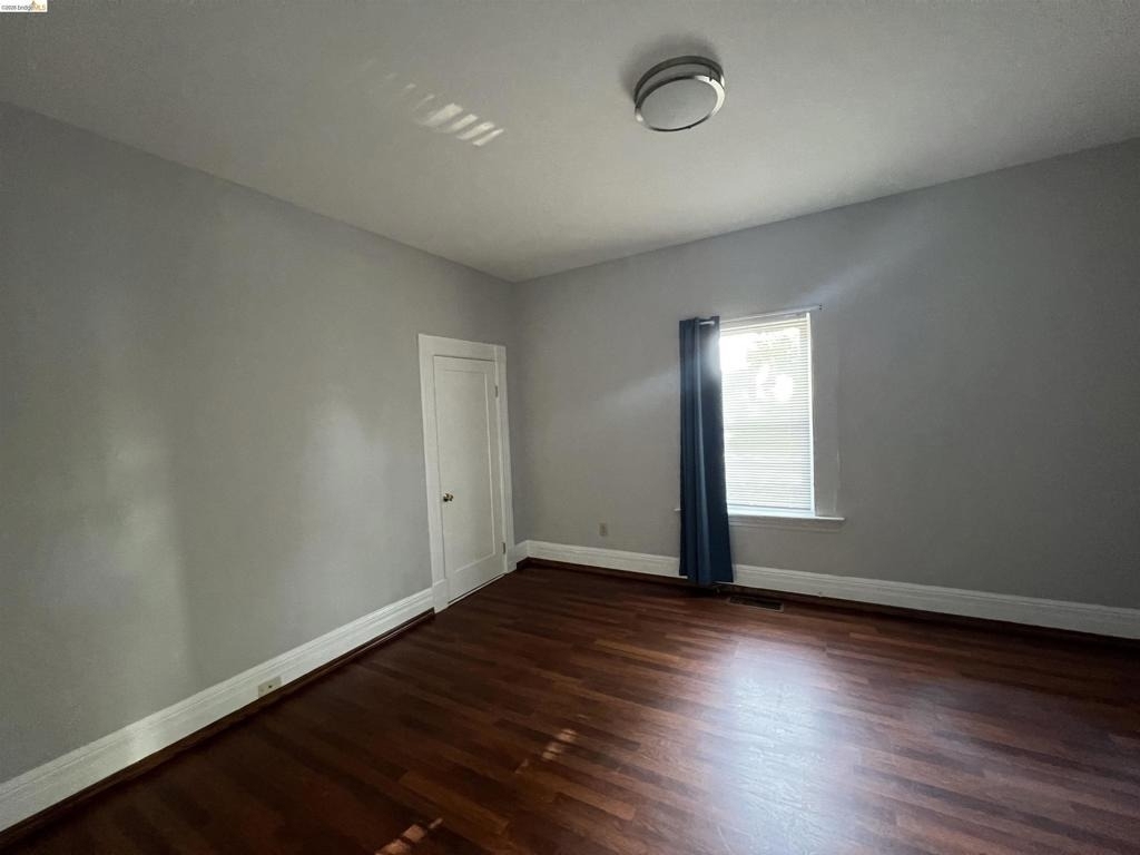 1251 63rd - Photo 2
