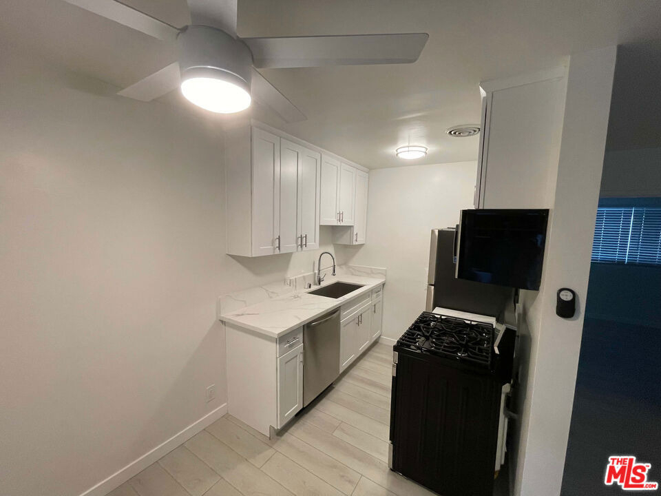 25 Navy Street - Photo 2