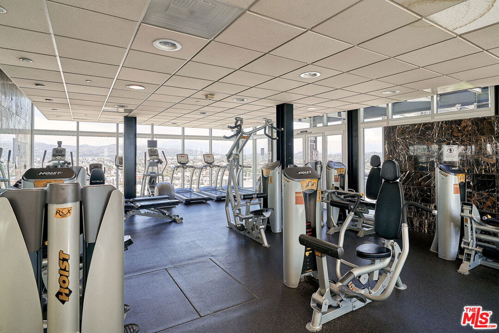 3810 Wilshire Boulevard - Photo 8