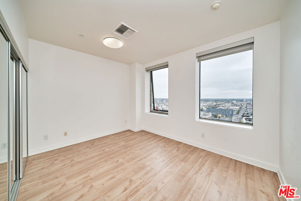 3810 Wilshire Boulevard - Photo 16