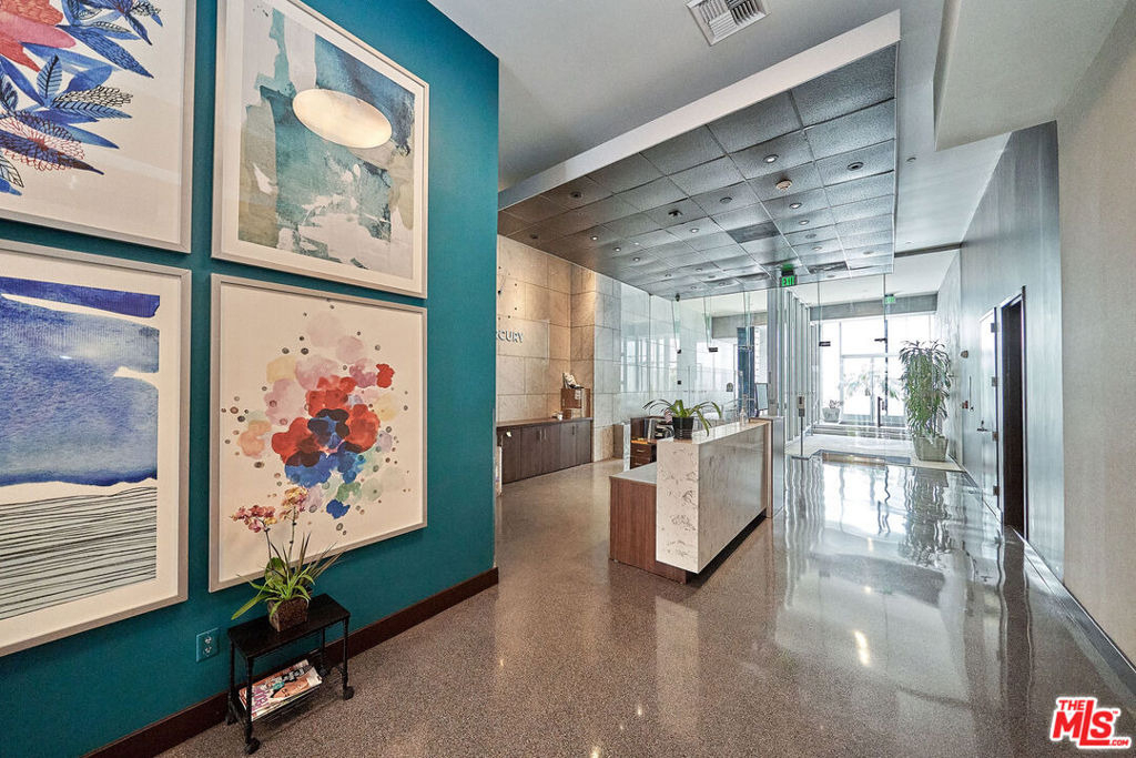 3810 Wilshire Boulevard - Photo 2
