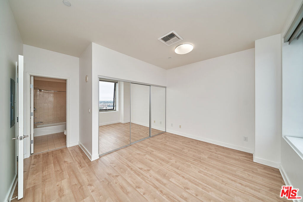 3810 Wilshire Boulevard - Photo 17