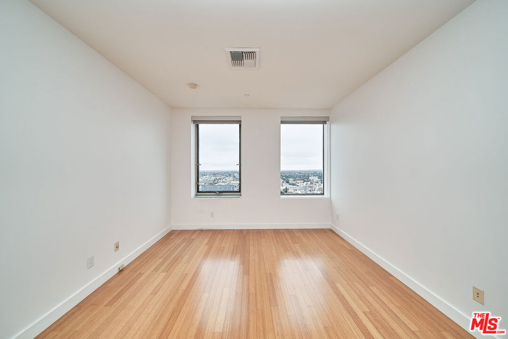 3810 Wilshire Boulevard - Photo 11