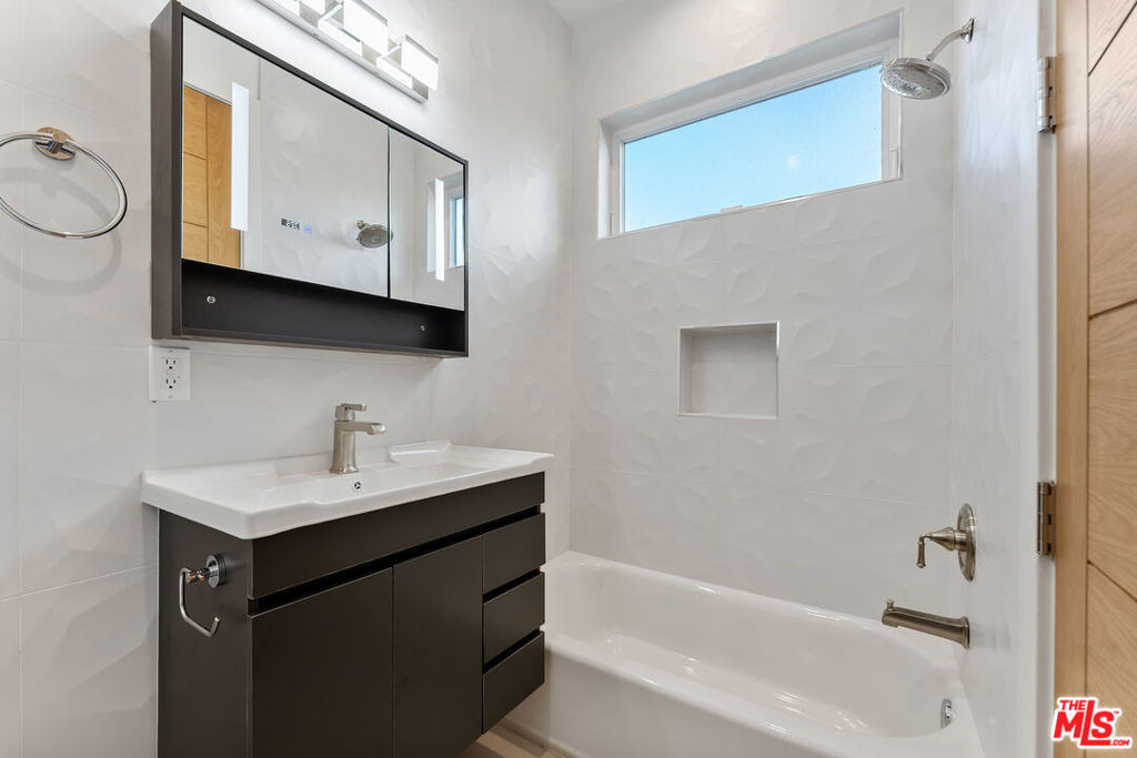 3932 Minerva Avenue - Photo 26