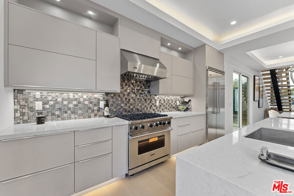 3932 Minerva Avenue - Photo 8